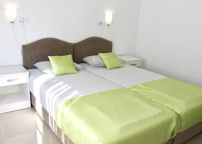 Apartments Villa Milna 1