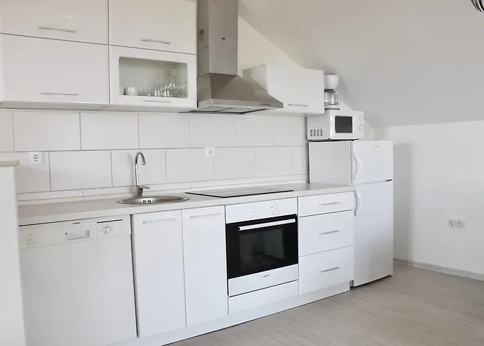 Apartments Villa Milna 1